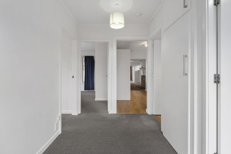 Photo of property in 99 Avonhead Road, Avonhead, Christchurch, 8042