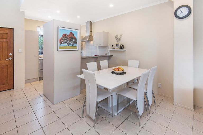 Photo of property in 12 Derg Place, East Tamaki, Auckland, 2013