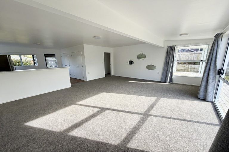 Photo of property in 8 Fantome Place, Whalers Gate, New Plymouth, 4310
