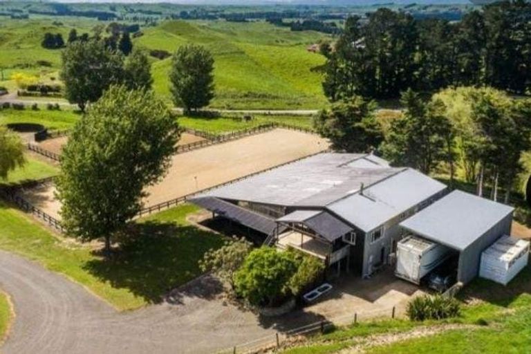 Photo of property in 1268 Taihape Road, Sherenden, Hastings, 4179