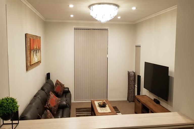 Photo of property in 2 Hirimate Place, Flat Bush, Auckland, 2019