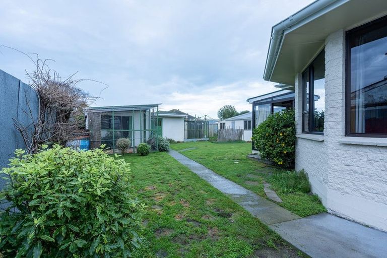 Photo of property in 7 Tenby Place, Avondale, Christchurch, 8061