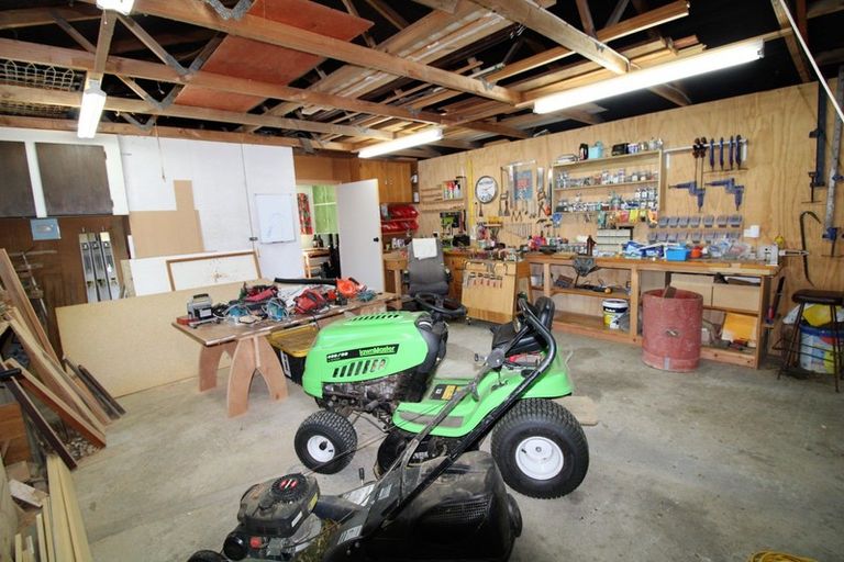 Photo of property in 10 Smith Street, Dannevirke, 4930