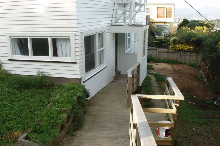 Photo of property in 73 Mills Road, Brooklyn, Wellington, 6021