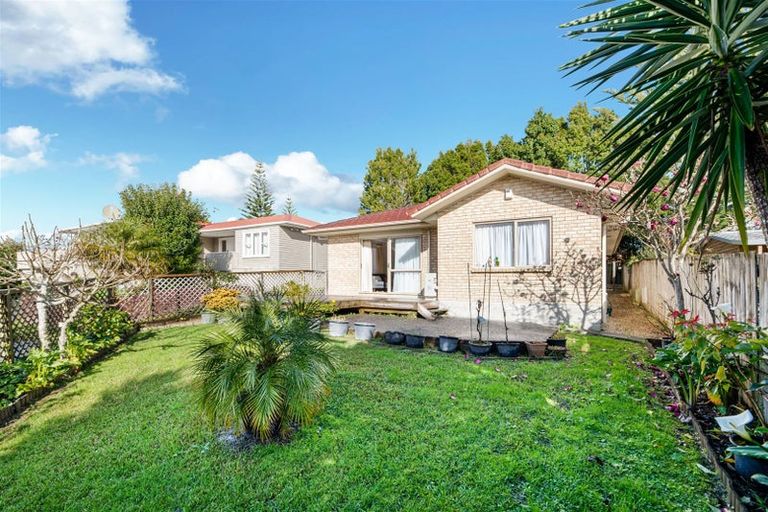 Photo of property in 345a Triangle Road, Massey, Auckland, 0614