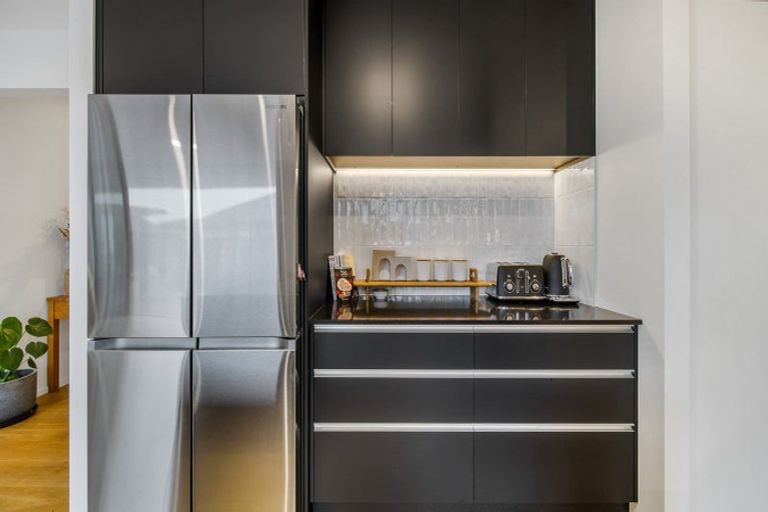 Photo of property in 2 Guyon Street, Marshland, Christchurch, 8083