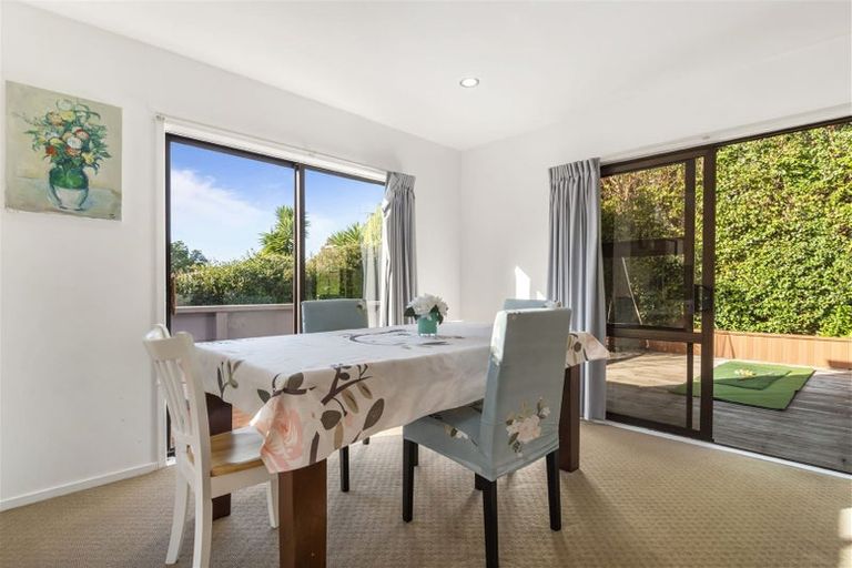 Photo of property in 9 Honeysuckle Lane, Mairangi Bay, Auckland, 0630