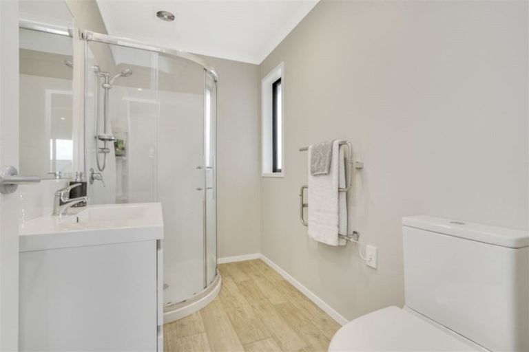 Photo of property in 3/142 Forest Lake Road, Forest Lake, Hamilton, 3200