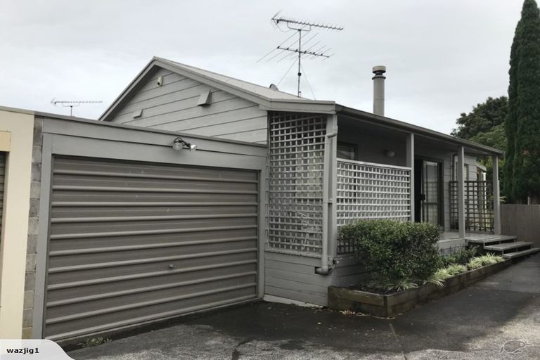 Photo of property in 4b Fernleigh Avenue, Waiuku, 2123