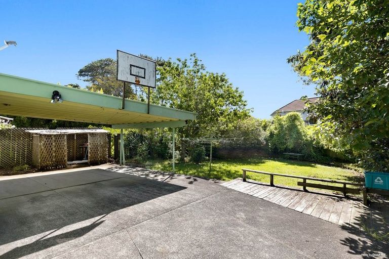 Photo of property in 13 Grenada Avenue, Forrest Hill, Auckland, 0620