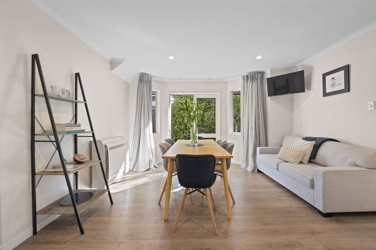 Photo of property in 408a Memorial Avenue, Burnside, Christchurch, 8053