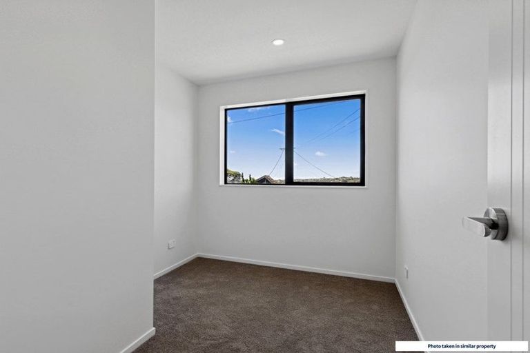 Photo of property in 5/143 Carlisle Road, Northcross, Auckland, 0632