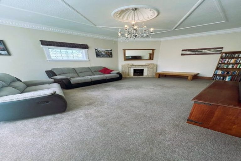 Photo of property in 36 Hinau Street, Woburn, Lower Hutt, 5011