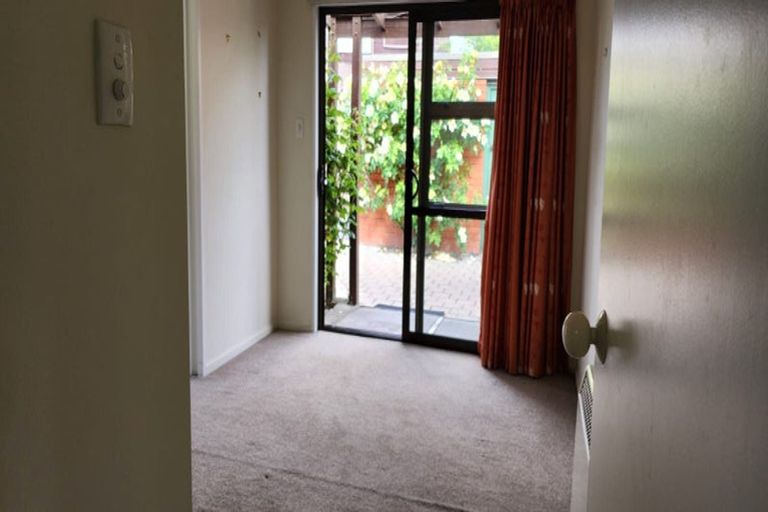 Photo of property in 2/29 Solway Avenue, Ilam, Christchurch, 8041