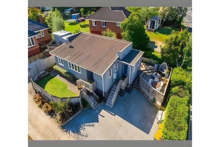 Photo of property in 66a Don Buck Road, Massey, Auckland, 0614