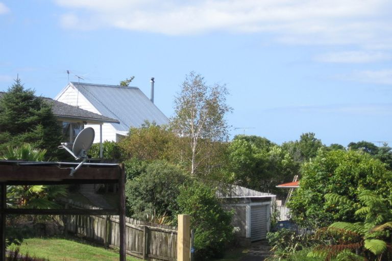 Photo of property in 50 Japonica Drive, Beach Haven, Auckland, 0626