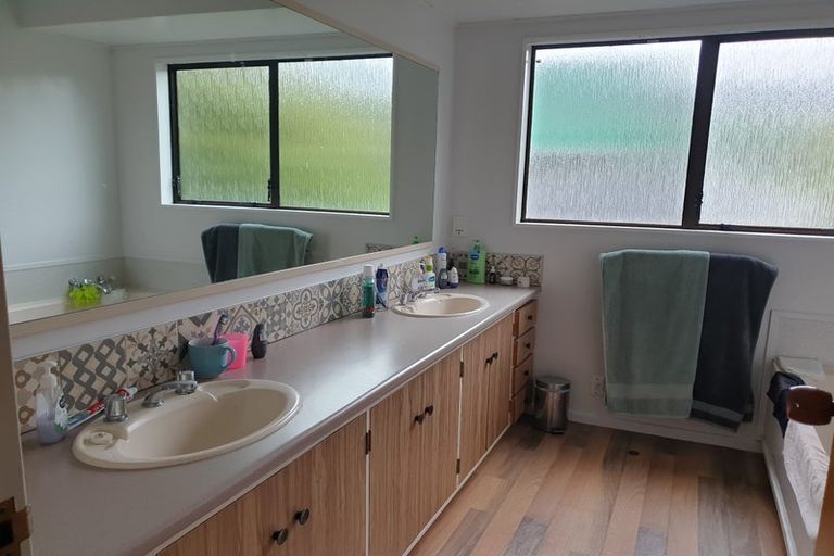 Photo of property in 109 Mark Avenue, Grenada Village, Wellington, 6037