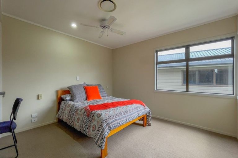 Photo of property in 17 Miller Place, Ngatea, 3503