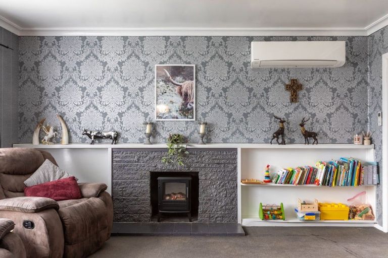 Photo of property in 15 Fox Street, Woodville, 4920