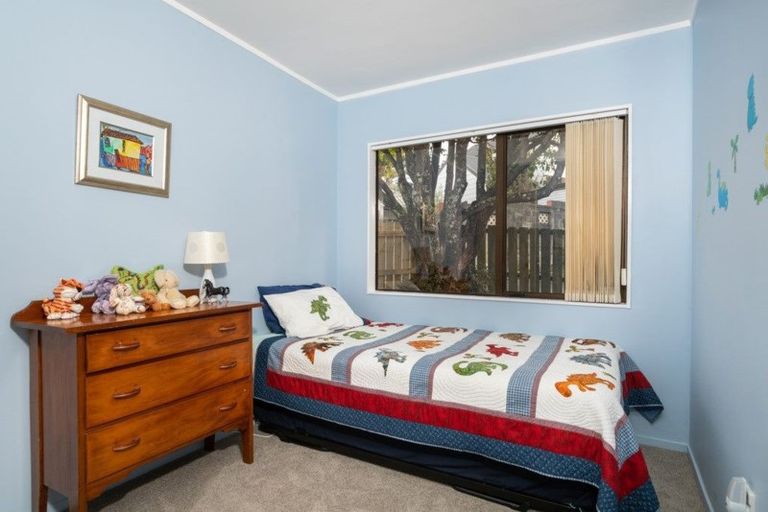 Photo of property in 1/7 Juneau Place, Glendene, Auckland, 0602