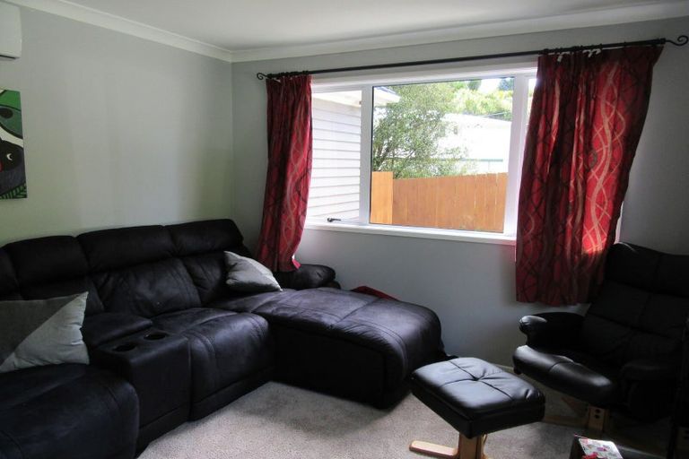 Photo of property in 7 Rimutaka Place, Titirangi, Auckland, 0604