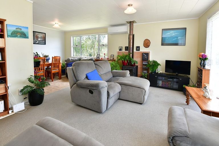 Photo of property in 53 Rautawhiri Road, Helensville, 0800