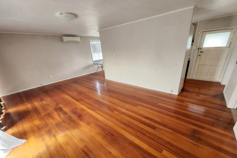 Photo of property in 12 Cargill Street, Papakura, 2110