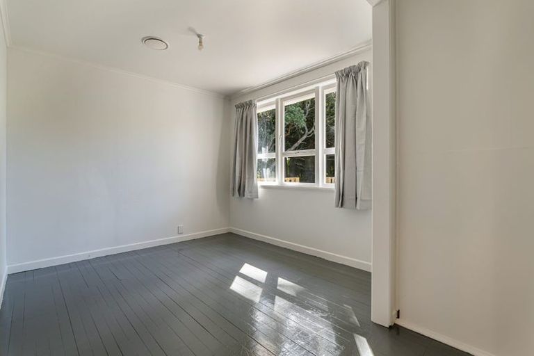 Photo of property in 23 Red Hills Road, Massey, Auckland, 0614