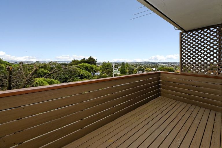 Photo of property in 1/60 West Coast Road, Glen Eden, Auckland, 0602
