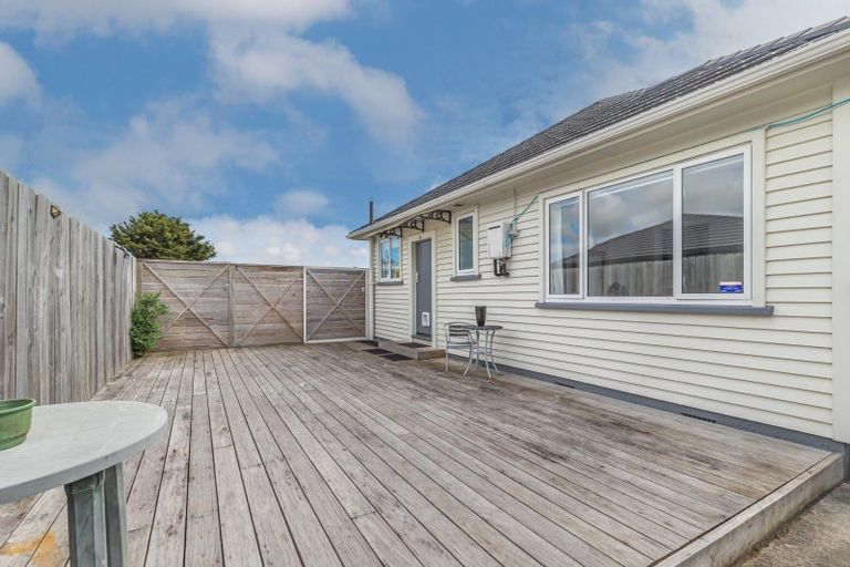 Photo of property in 15 Worcester Street, Levin, 5510