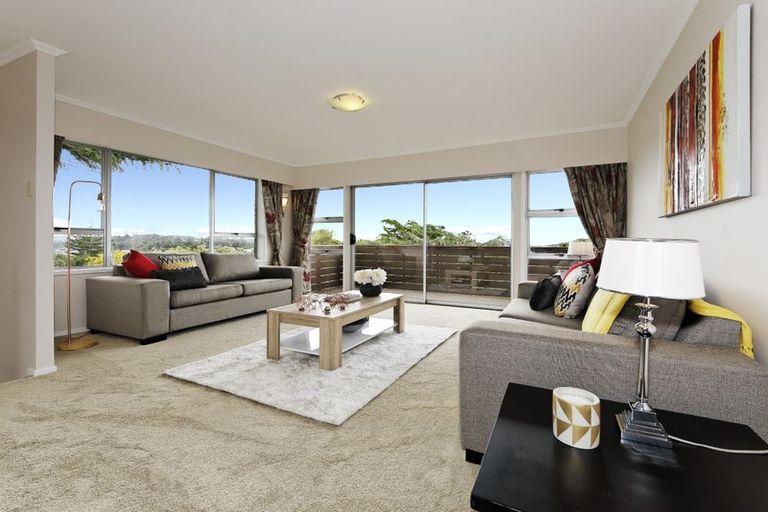 Photo of property in 1/60 West Coast Road, Glen Eden, Auckland, 0602