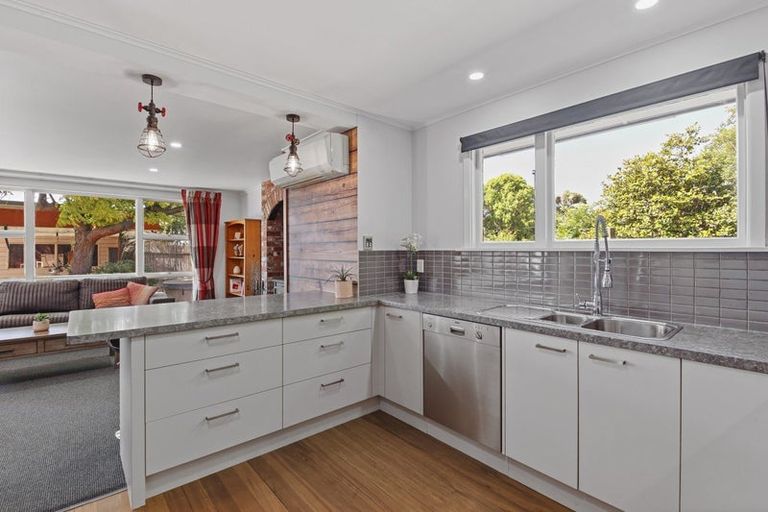 Photo of property in 104 Main North Road, Woodend, 7610