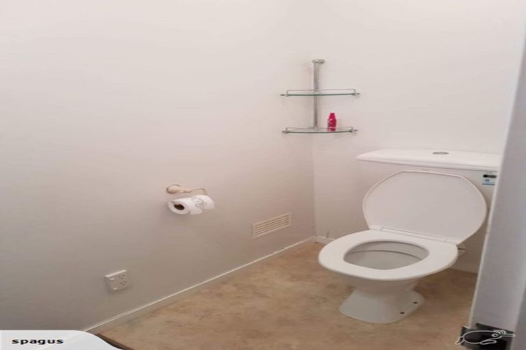 Photo of property in 22 Clay Road, Levin, 5572