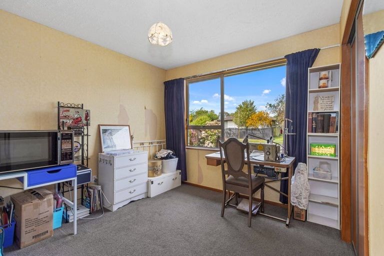 Photo of property in 6 Sequoia Place, Parklands, Christchurch, 8083