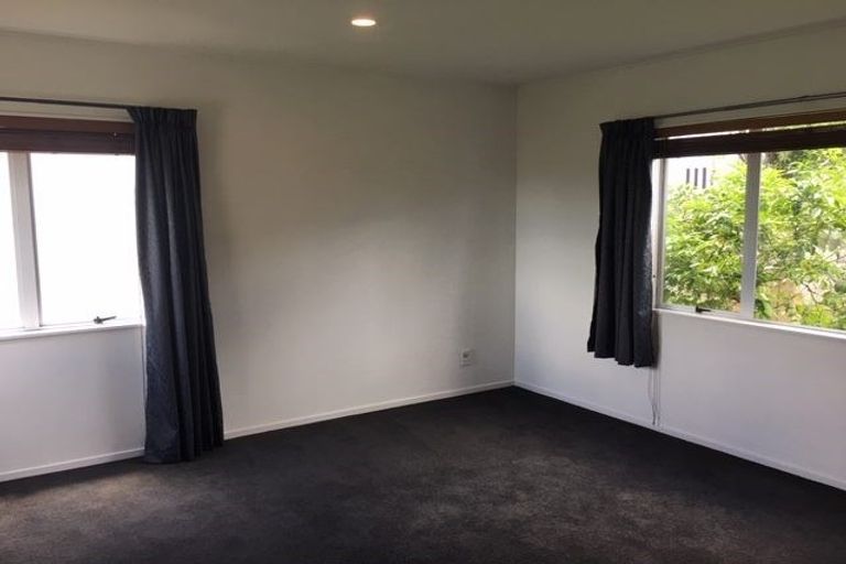 Photo of property in 103b Redoubt Road, Goodwood Heights, Auckland, 2105