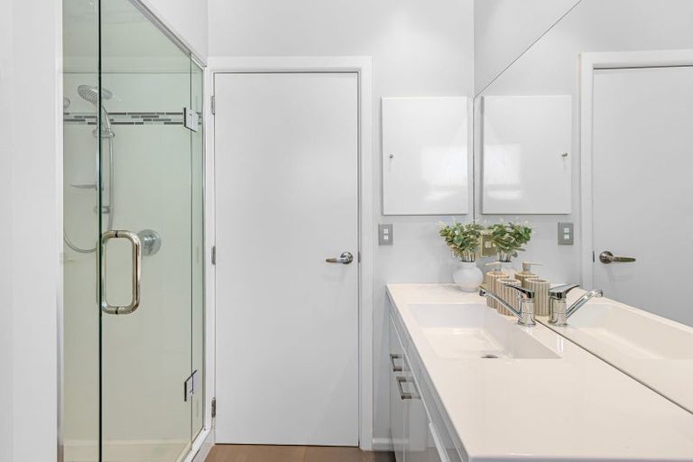 Photo of property in 2 Woodbank Street, Somerfield, Christchurch, 8024