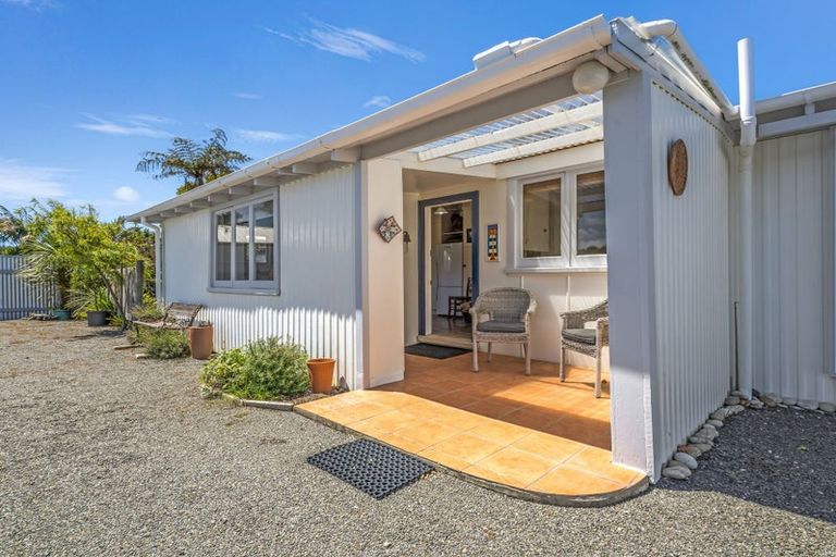 Photo of property in 36 Airini Road, Waimarama, Havelock North, 4294