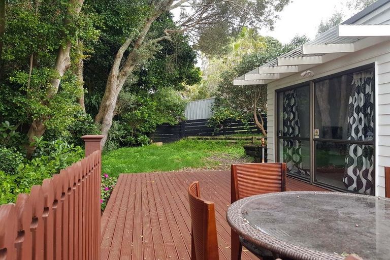 Photo of property in 1/44 Deuxberry Avenue, Northcote, Auckland, 0627