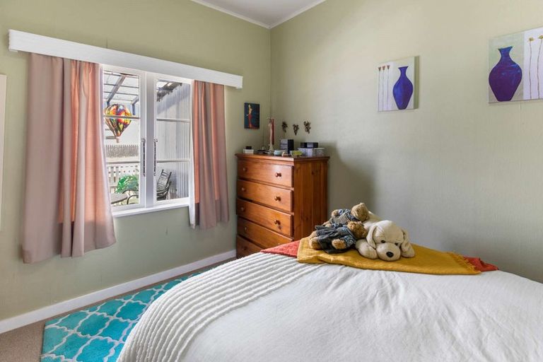 Photo of property in 67 Grey Street, Woodville, 4920