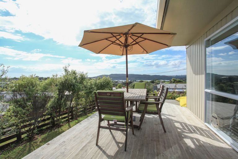 Photo of property in 6 Manukau Road, Raglan, 3225