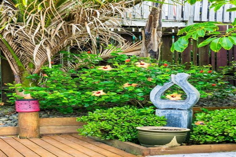 Photo of property in 60 Brian Crescent, Stanmore Bay, Whangaparaoa, 0932