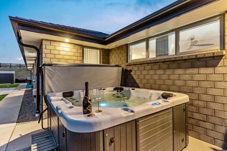 Photo of property in 11 Crickett Lane, Pokeno, 2471