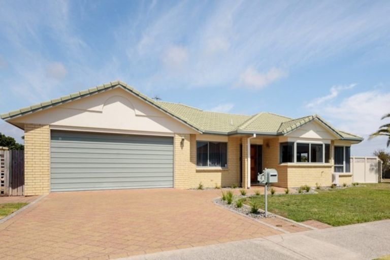 Photo of property in 4 Sequoia Grove, Mount Maunganui, 3116