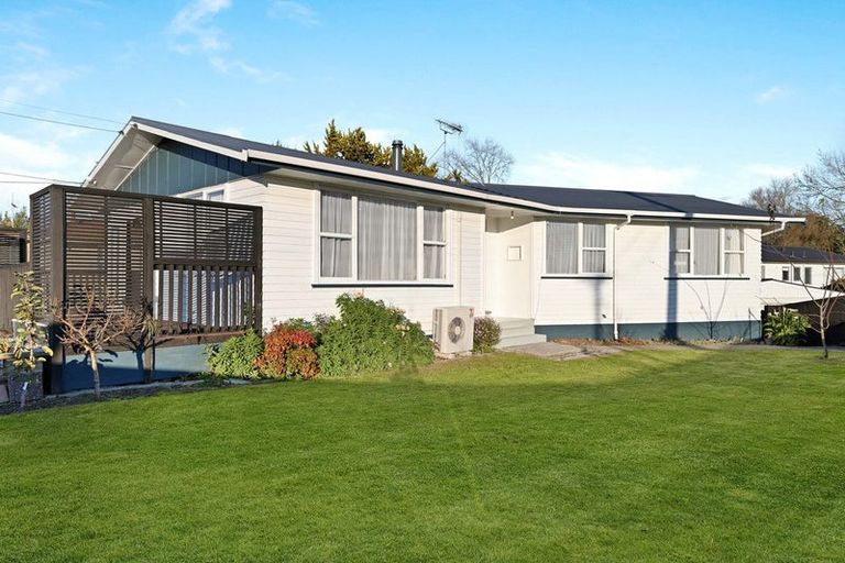 Photo of property in 2 Mabian Crescent, Deanwell, Hamilton, 3206