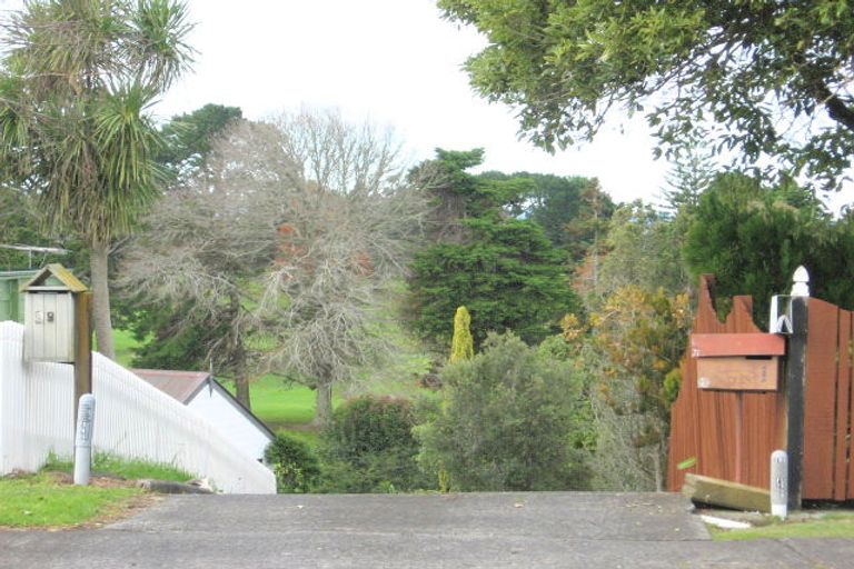 Photo of property in 31 Mcquarrie Avenue, Wattle Downs, Auckland, 2103