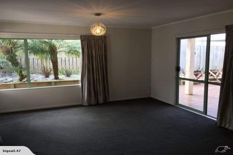 Photo of property in 70 Whitford Road, Botany Downs, Auckland, 2014