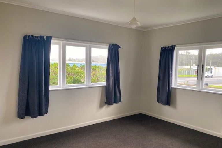 Photo of property in 24 Airdrie Road, Ranui, Auckland, 0612