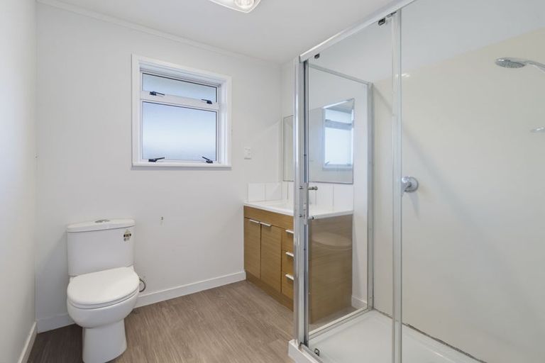 Photo of property in 2/24a Vine Street, Mangere East, Auckland, 2024