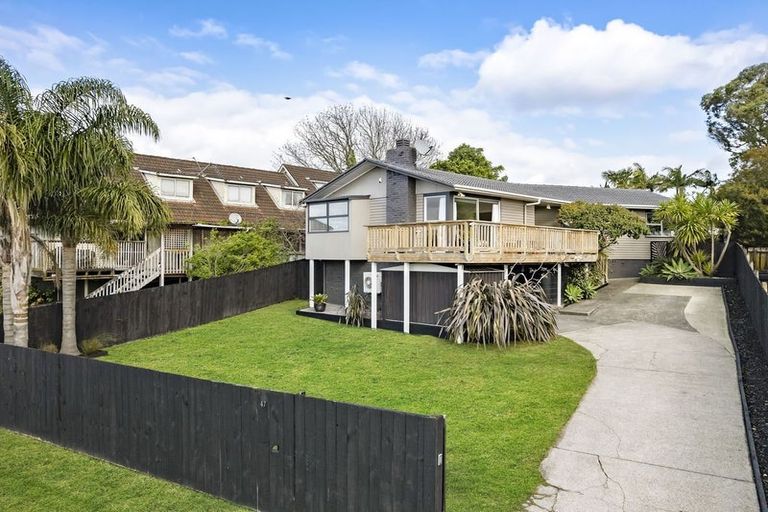 Photo of property in 47 Felgrove Street, Glendene, Auckland, 0602