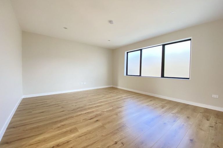 Photo of property in 16d Elliott Avenue, Bayview, Auckland, 0629